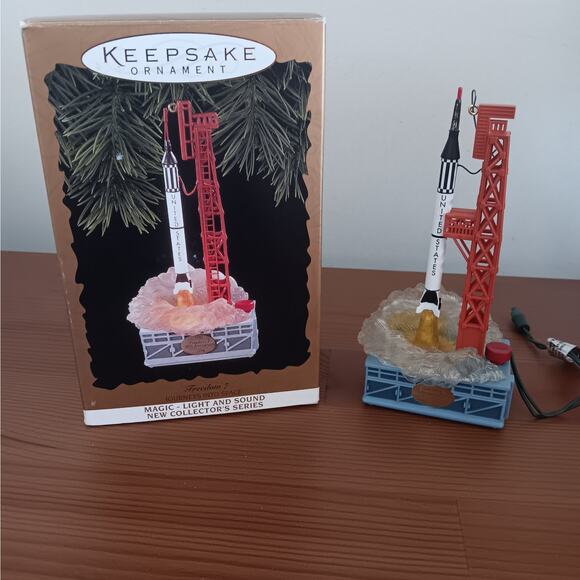 EUC Hallmark Freedom 7 Journey Into Space Ornament 1996 - Picture 1 of 5